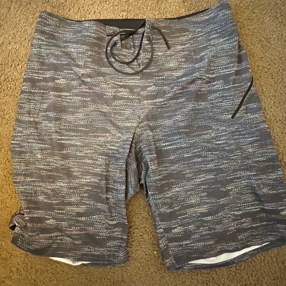 Lululemon board shorts size 34